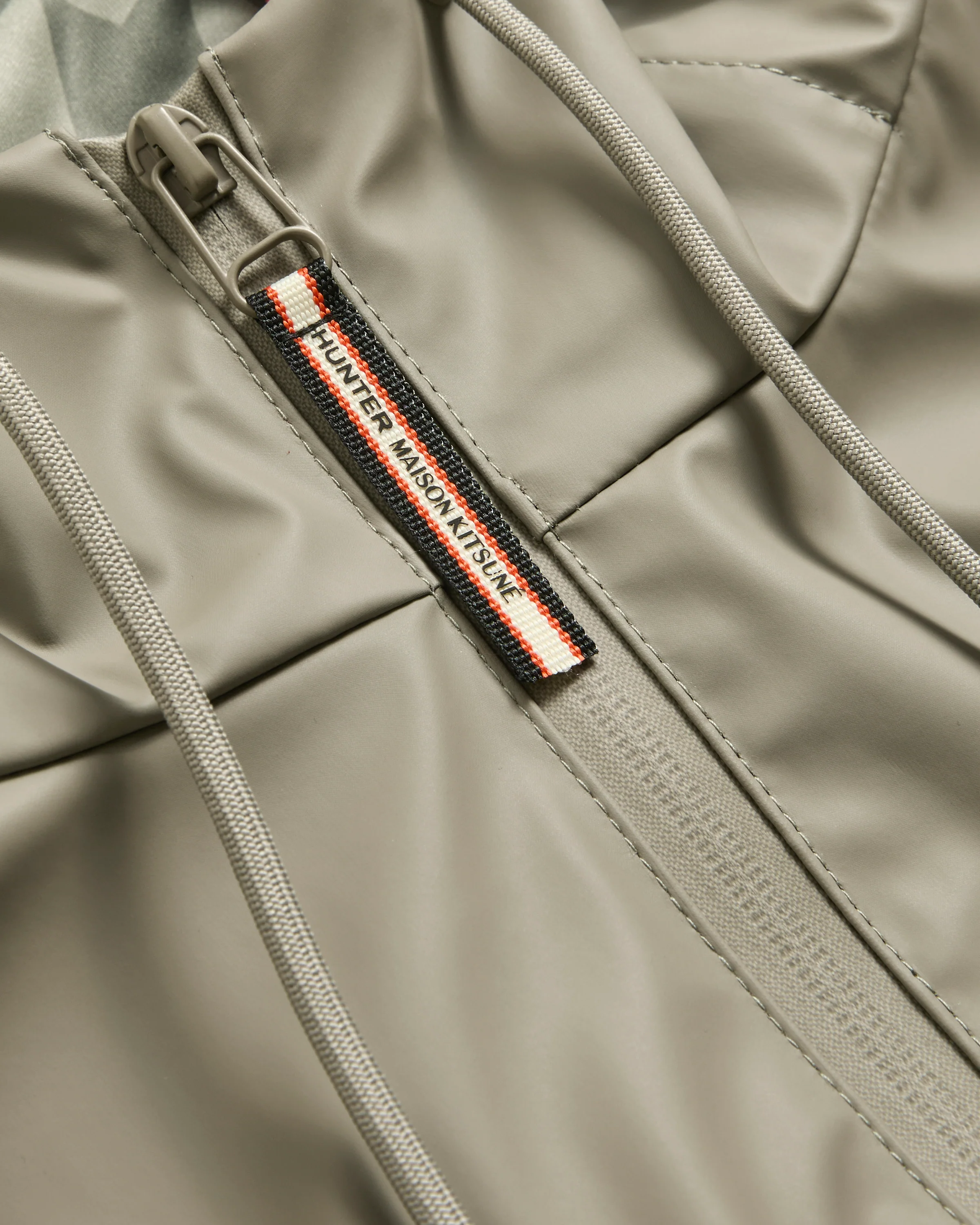 Maison Kitsune x Hunter Rain Cloak Laurel Green - Image 3
